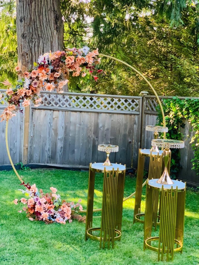 Circle Round Metal Arch - Gold